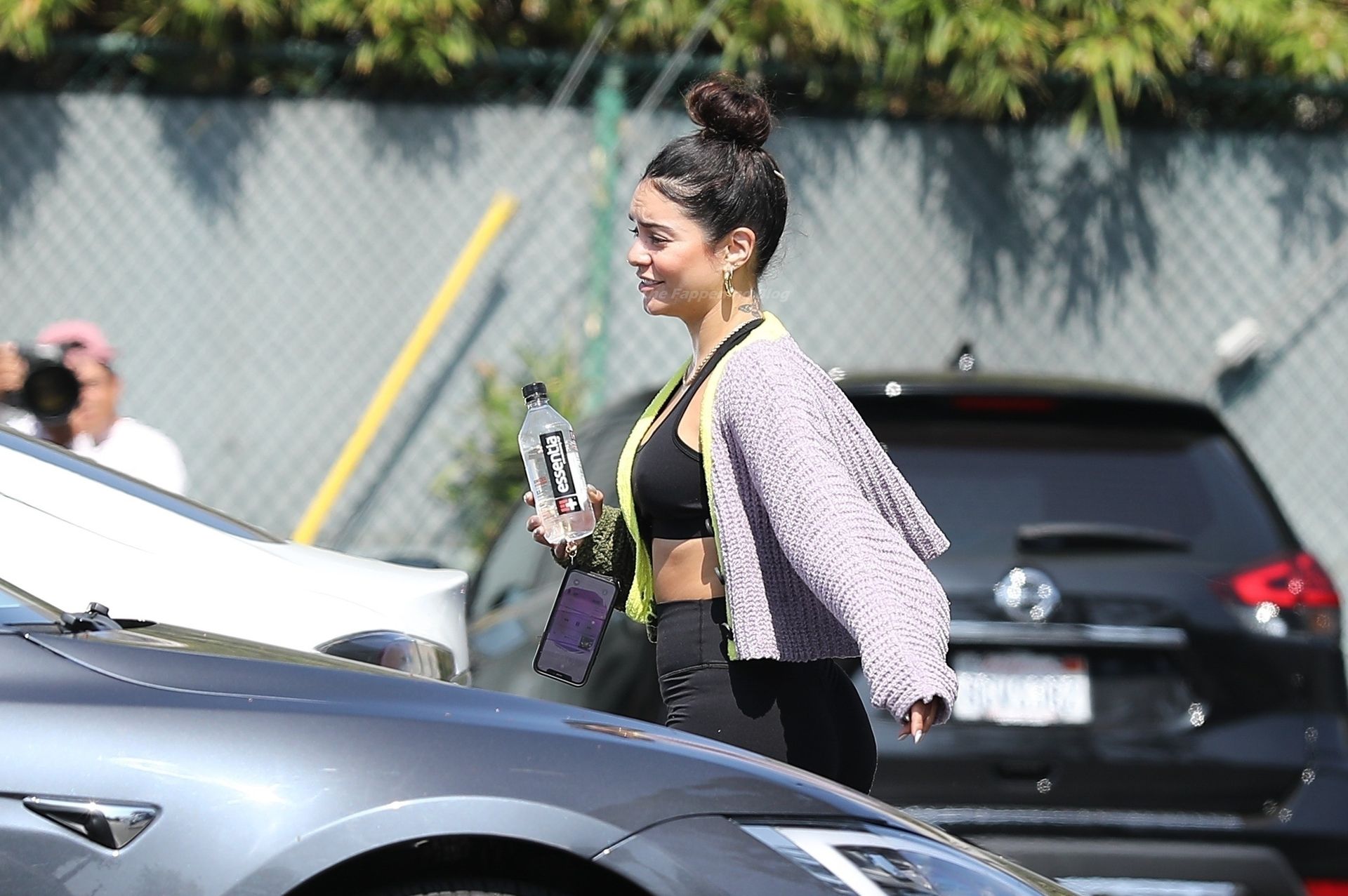 Vanessa Hudg
ens Arrives for a Workout at the Dogpound Gym (67 Photos)