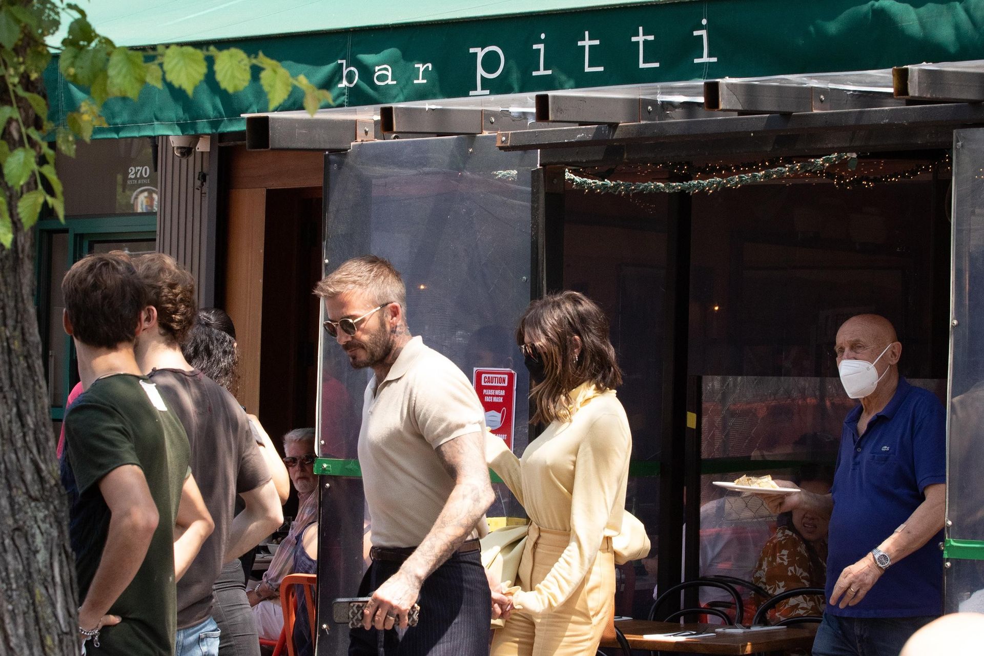 Victoria Beckham & David Beckham are Spotted Leaving Bar Pitti (54 Photos)