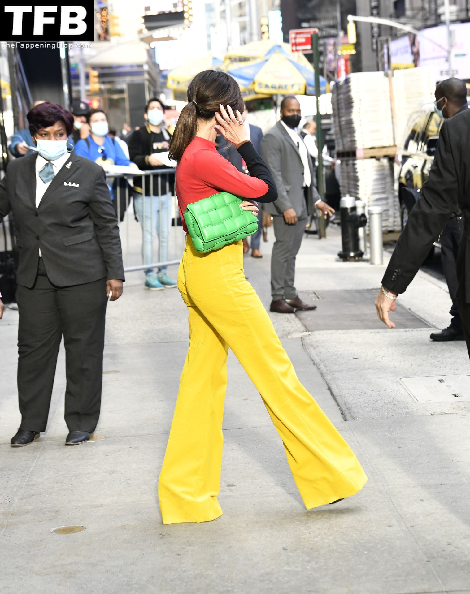 Victoria Beckham Look
s Stylish in NYC (75 Photos)