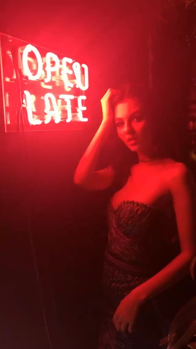 Victoria Justice Sexy (17 Photos + Gifs)