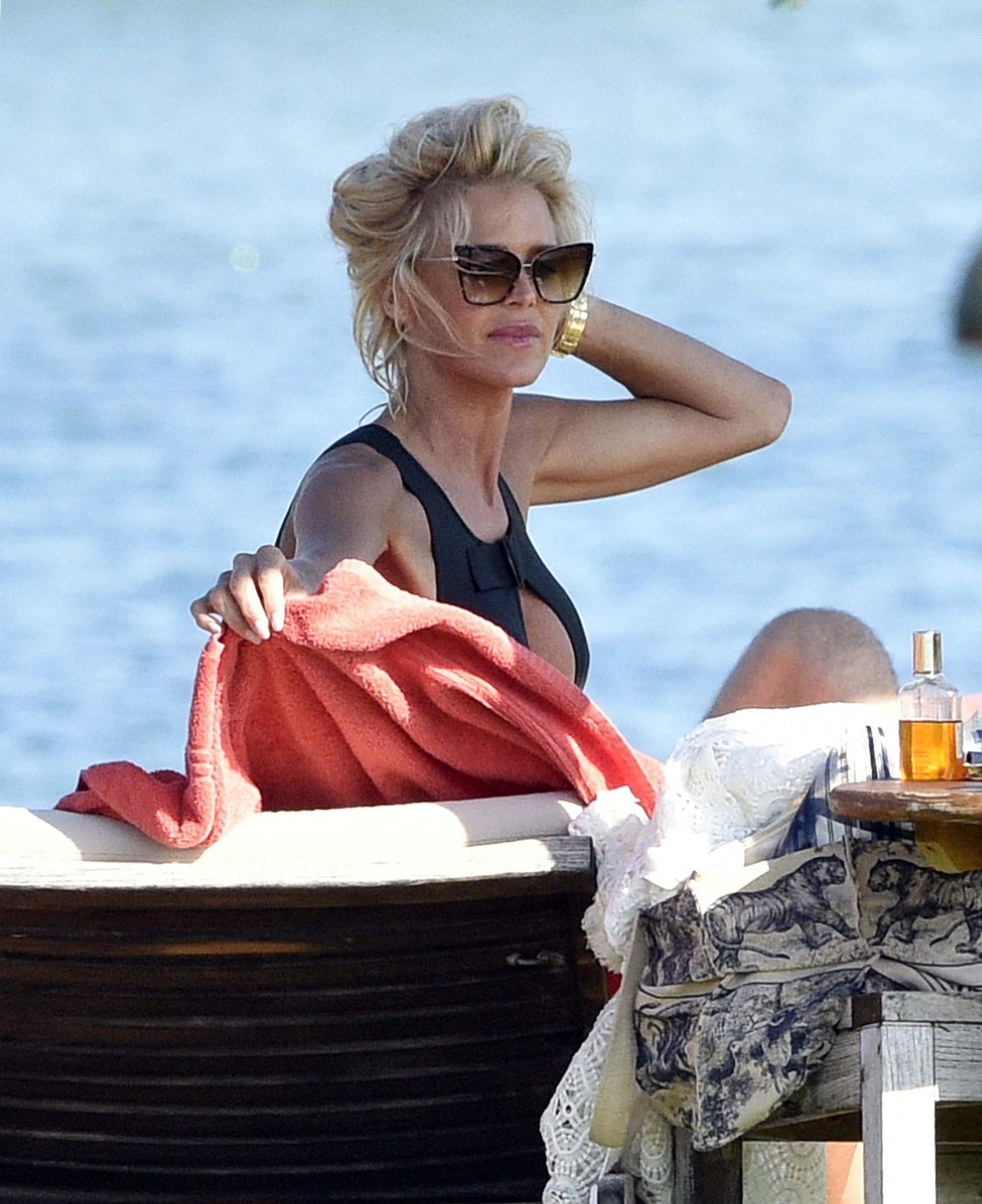 Victoria Silvstedt Shows Off Her Sexy Curves in Sardinia (66 Photos)