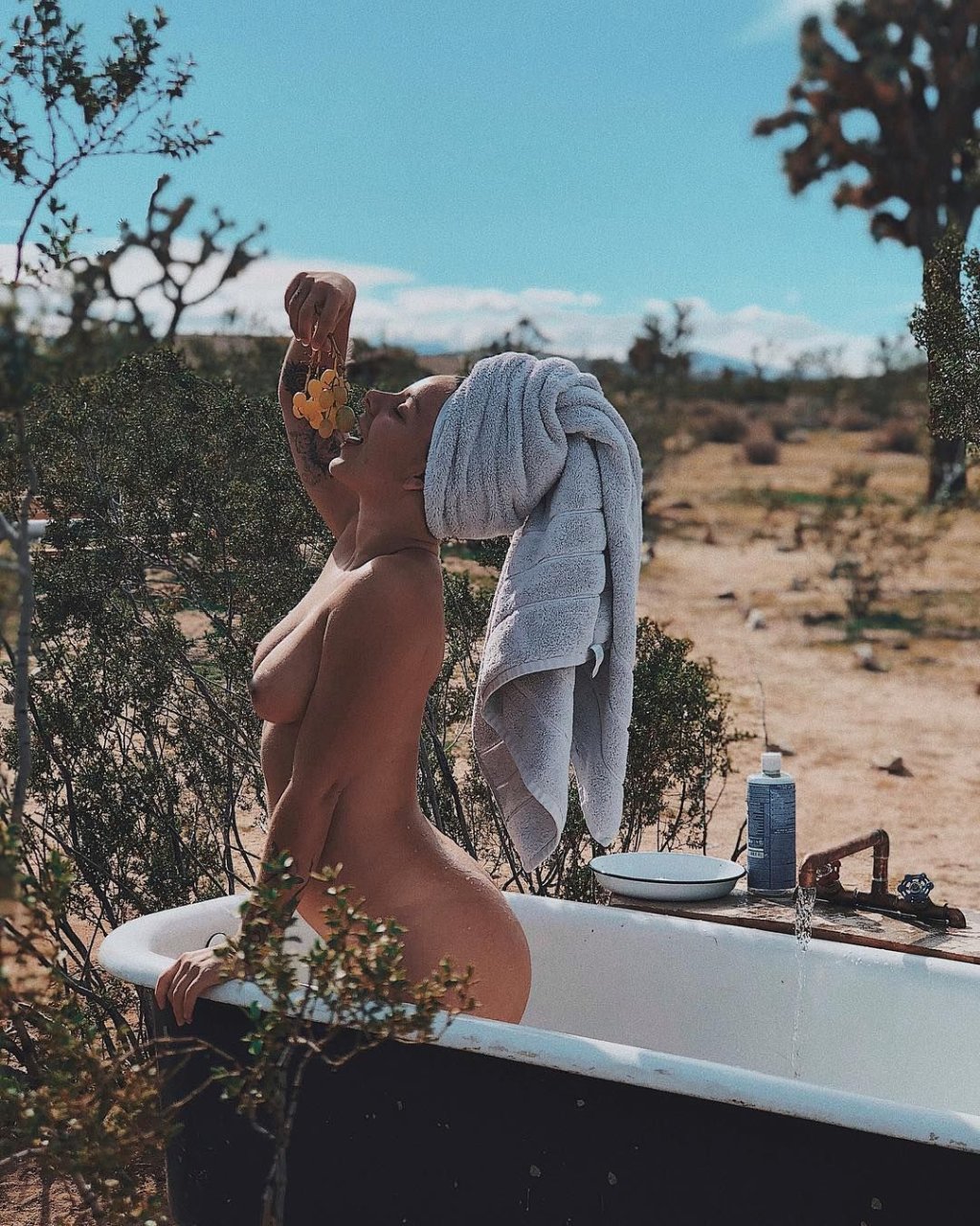 Xoe Zahara Nude & Sexy (25 Photos + GIF)