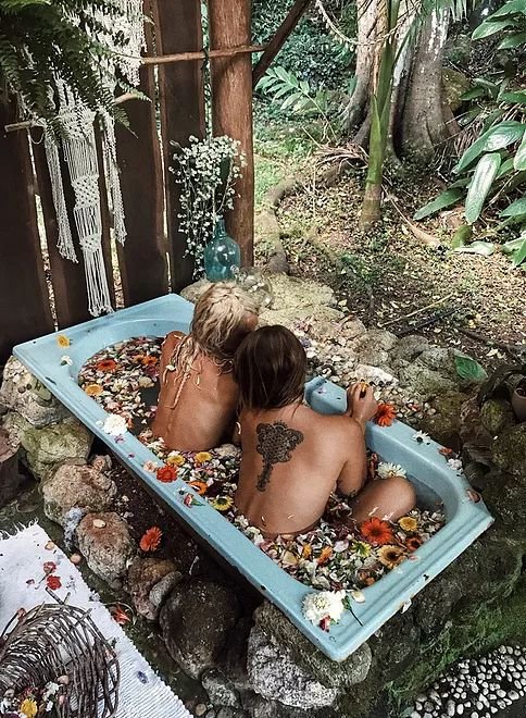 Xoe Zahara Nude & Sexy (25 Photos + GIF)