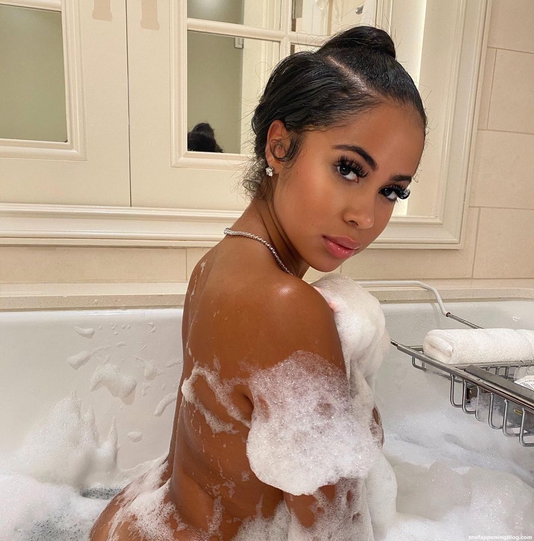 Yasmine Lopez Nude & Sexy (129 Photos + Video)