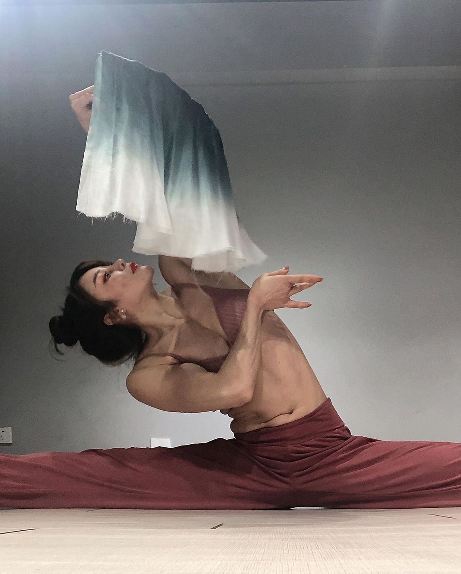 Yuan Herong Nude & Sexy (78 Photos)