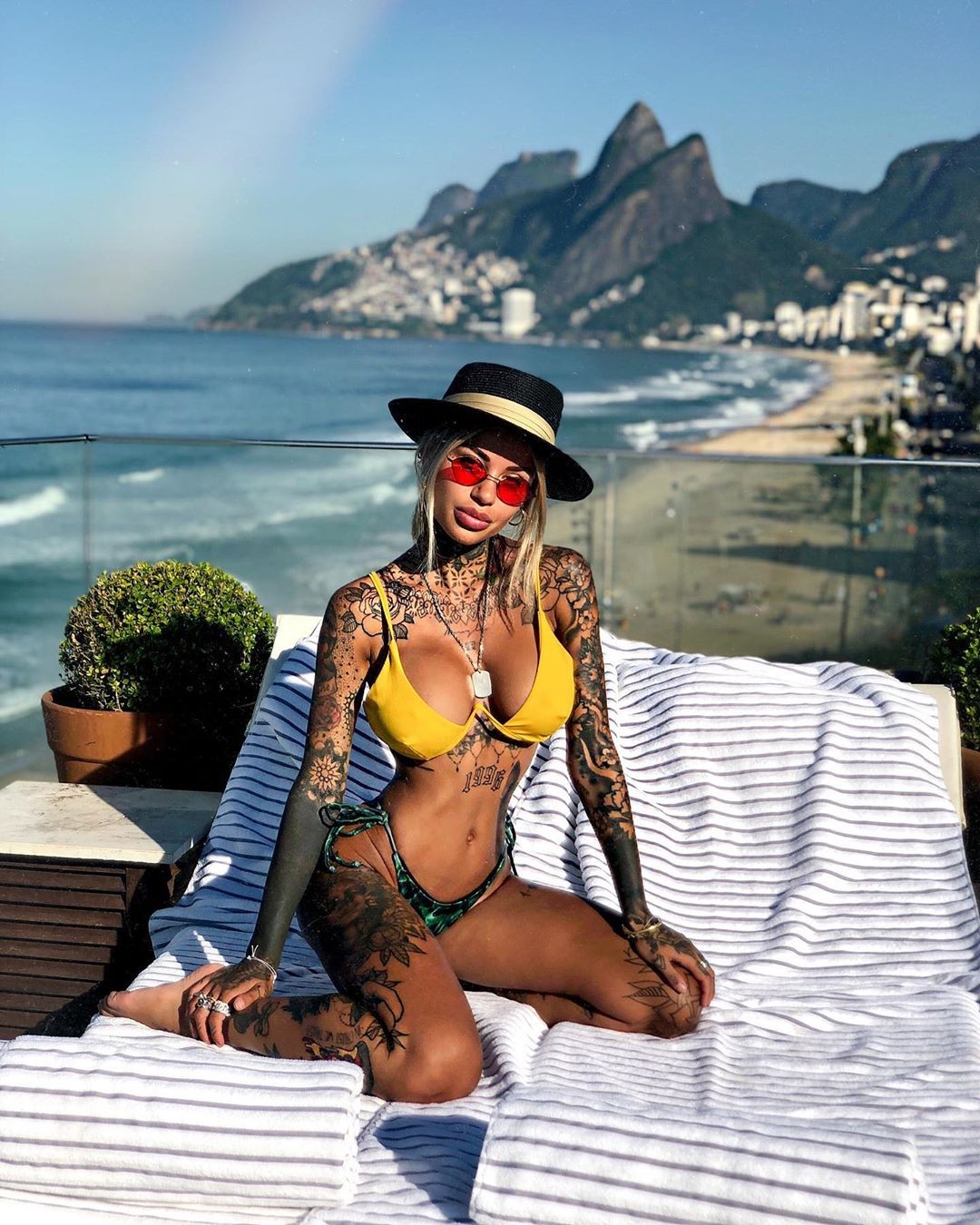 Zoe Cristofoli Nude & Sexy Collection (91 Photos + Video)